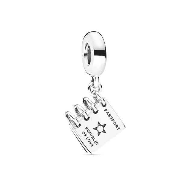 BERLOQUE CHARM PENDENTE "PASSAPORT" - PRATA 925